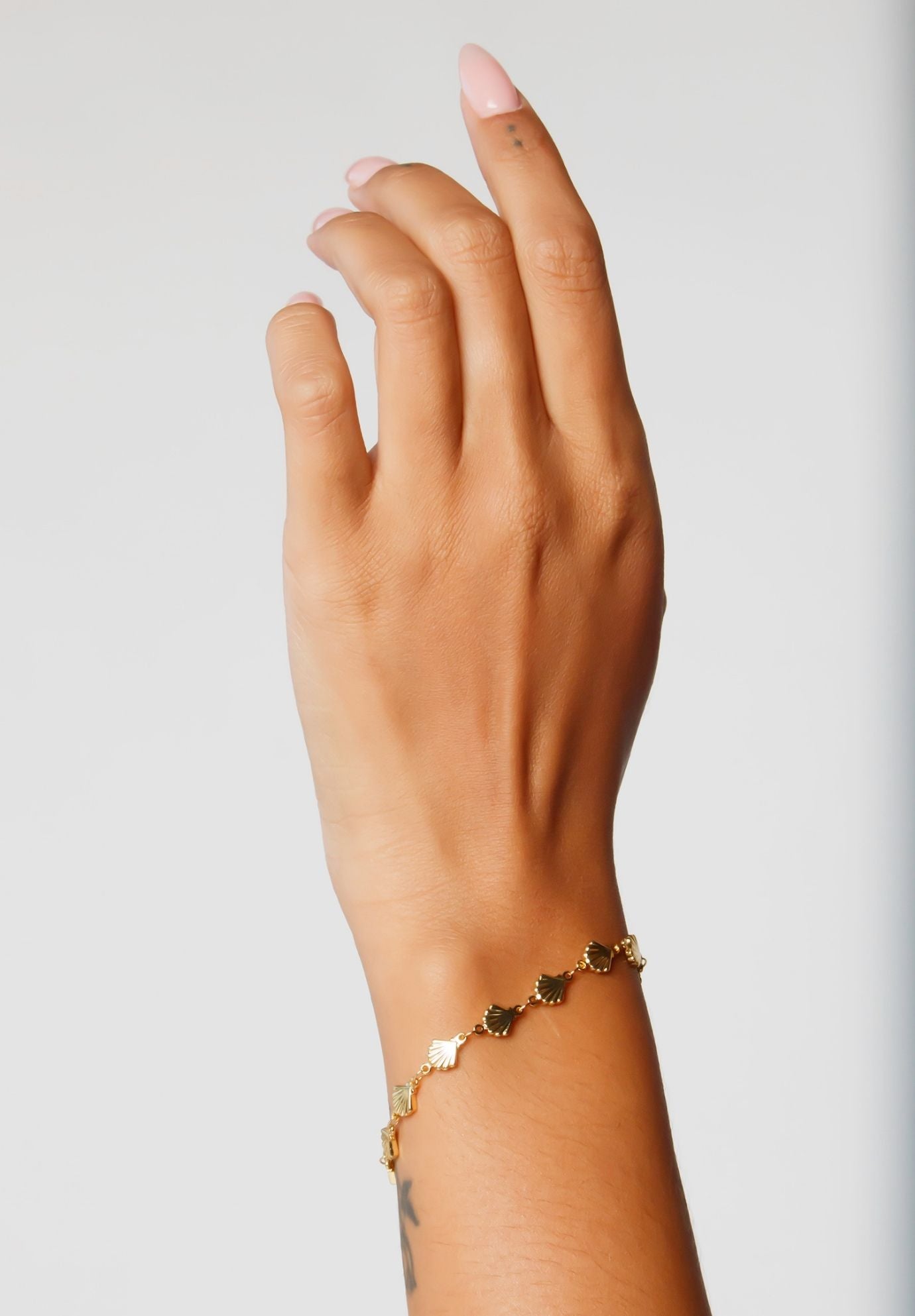 Shelly Seashell Bracelet